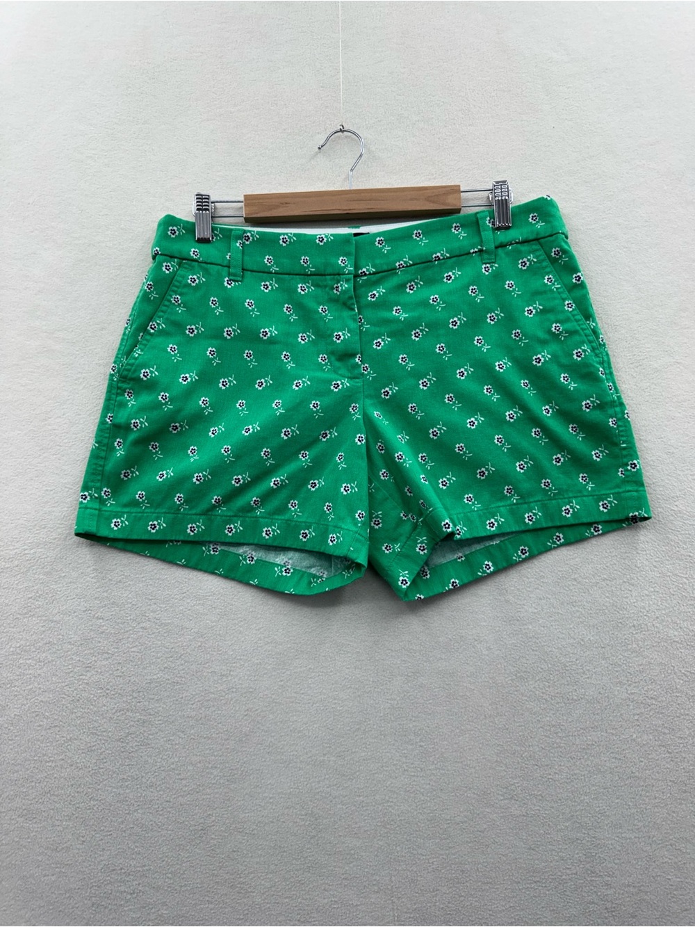 J Crew Women’s 10 Classic Chino Shorts Green Floral 5" Inseam 100% Cotton